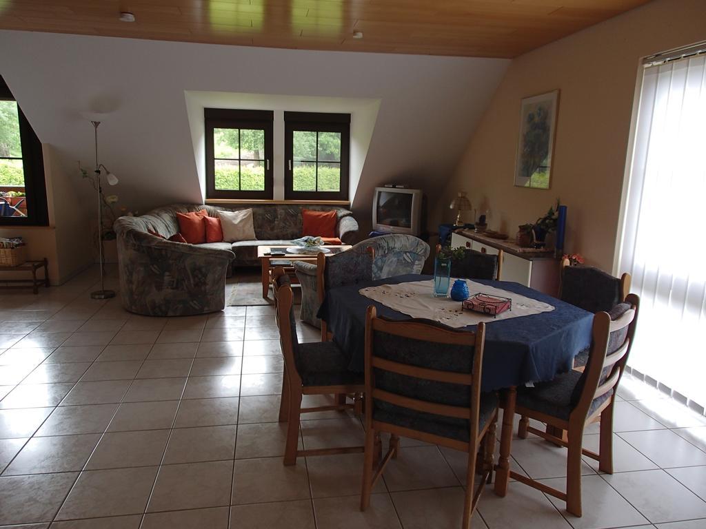Ferienwohnung Meisenthal Naehe Nuerburgring Келберг Стая снимка