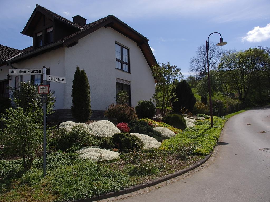 Ferienwohnung Meisenthal Naehe Nuerburgring Келберг Стая снимка